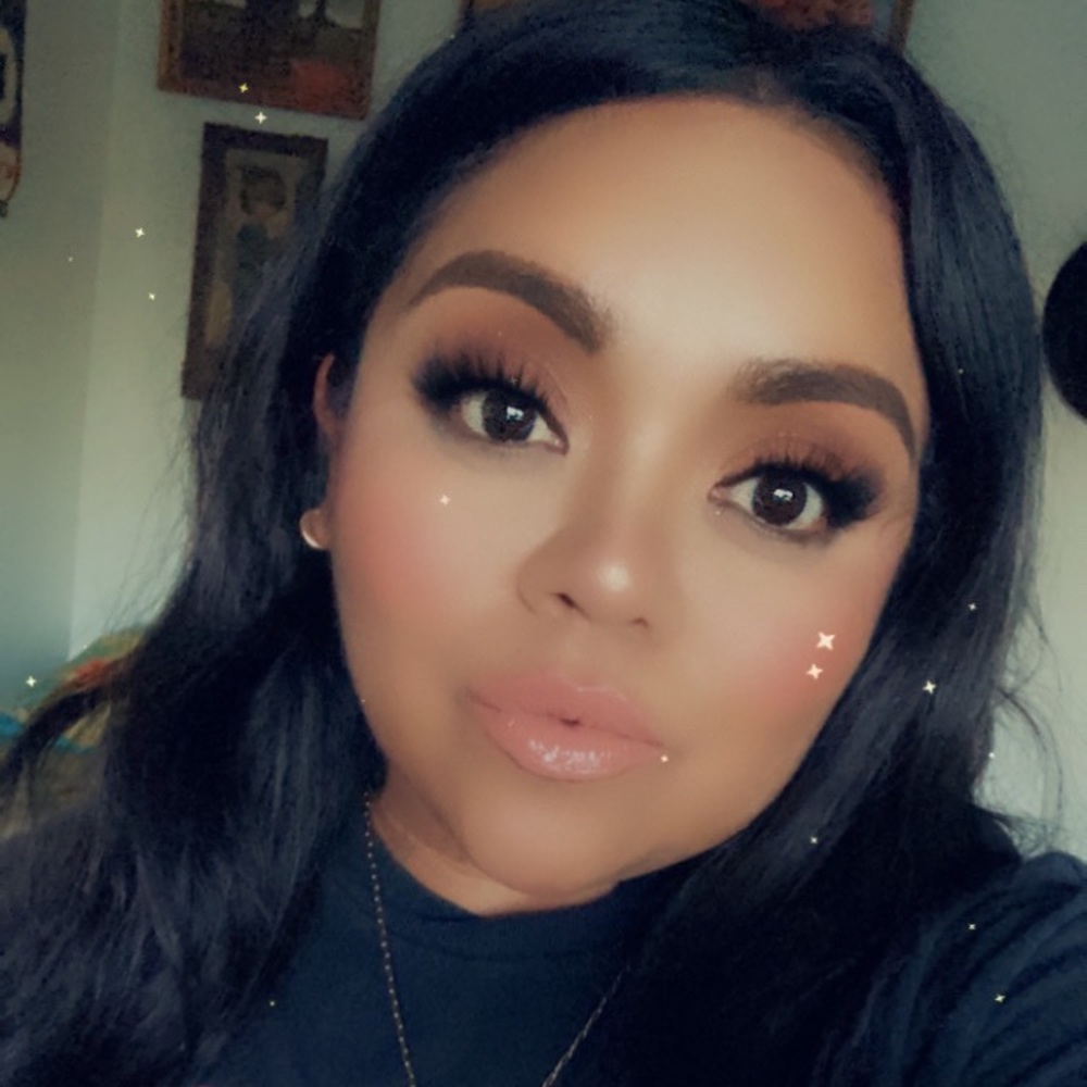 Meet your Posher, Esmeralda